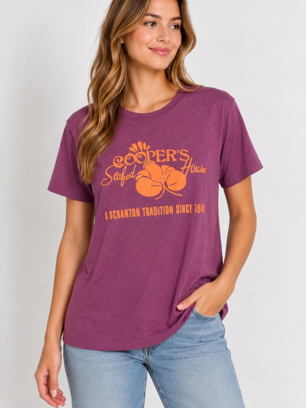 Cooper’s Seafood House Purple Graphic Short Sleeve T-Shirt, size Medium